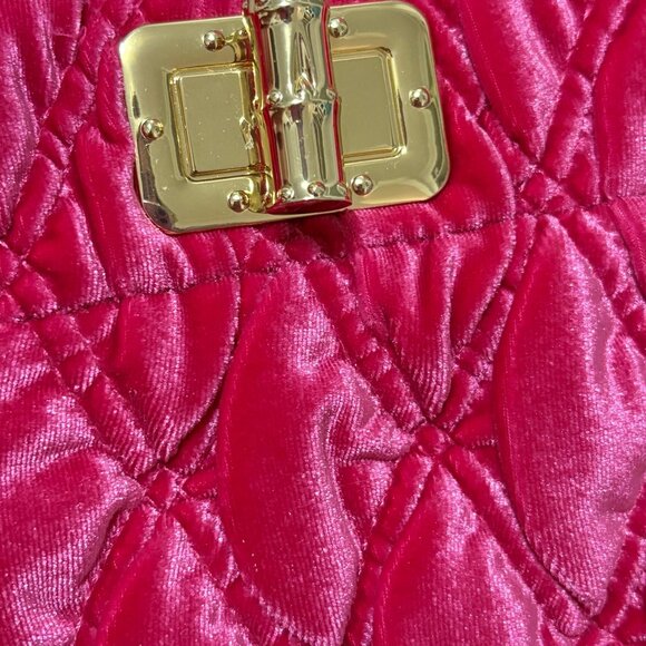 Lilly Pulitzer Pink Grenadine Quilted Clutch With Gold Turnlock Closure & Chain - Picture 4 of 5